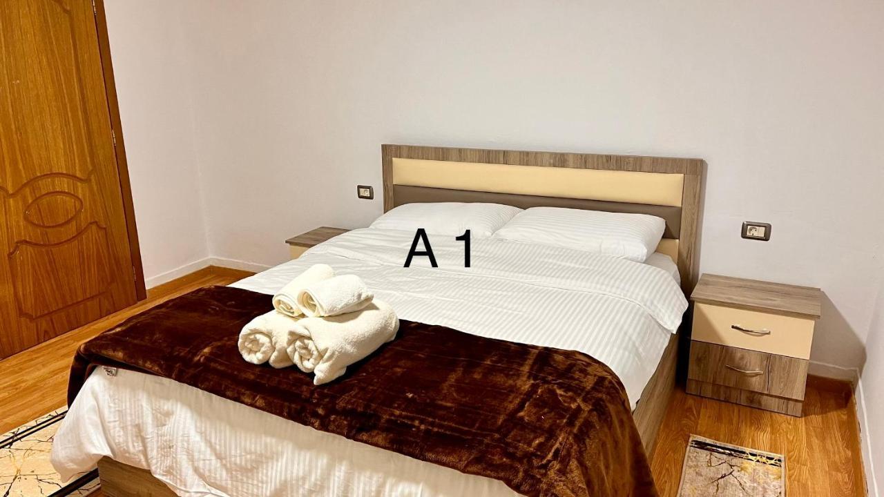 Driteza Hotel Korce Buitenkant foto