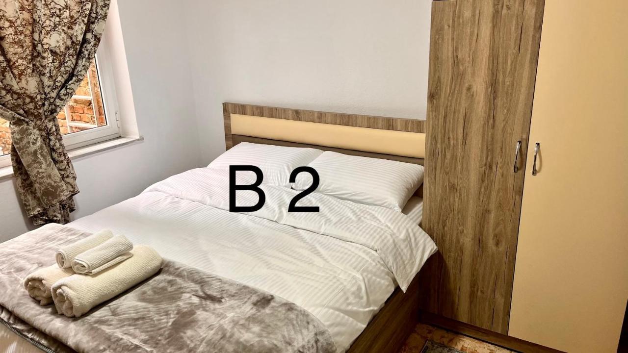 Driteza Hotel Korce Buitenkant foto