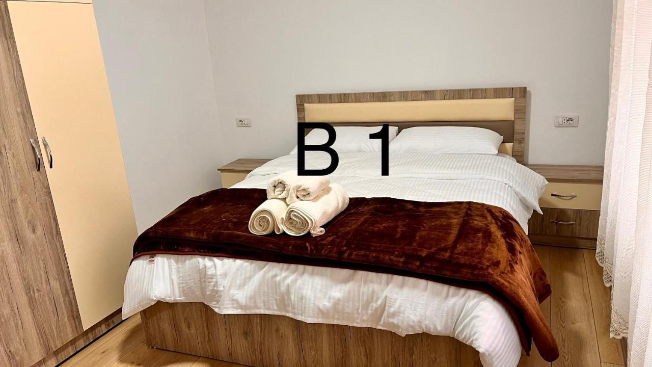 Driteza Hotel Korce Buitenkant foto