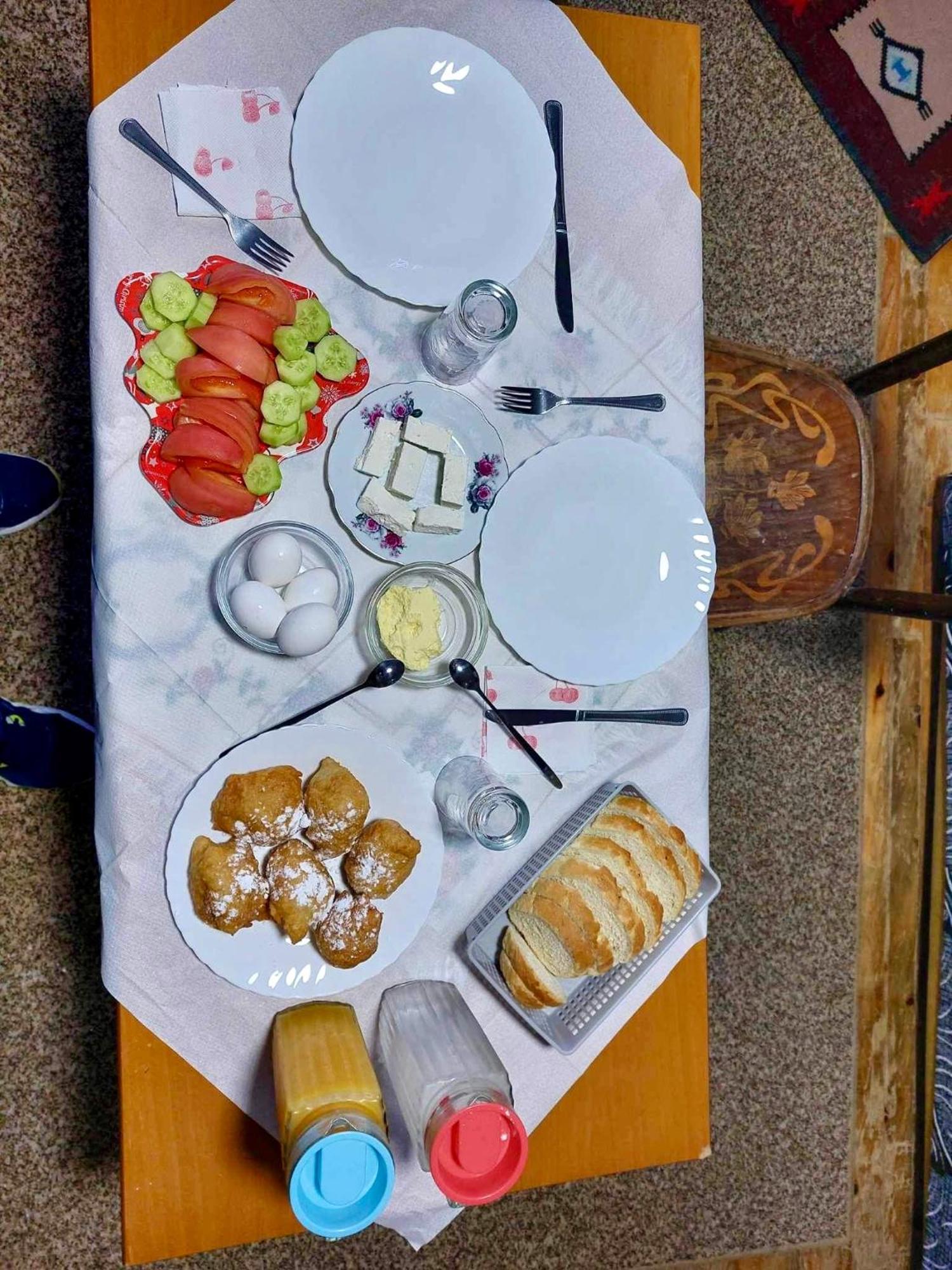 Driteza Hotel Korce Buitenkant foto