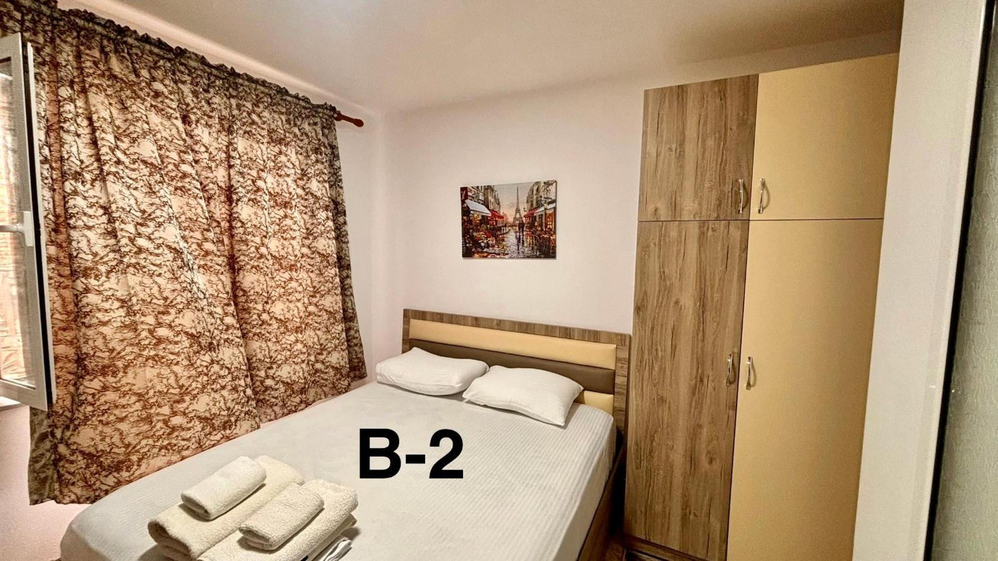 Driteza Hotel Korce Buitenkant foto