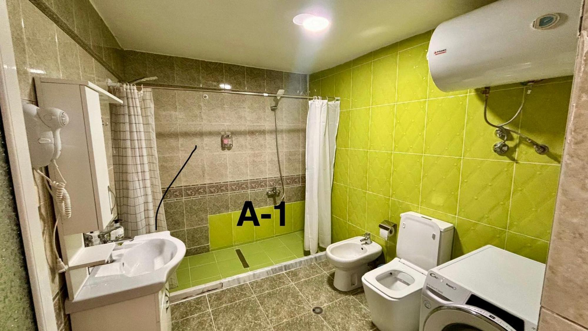 Driteza Hotel Korce Buitenkant foto