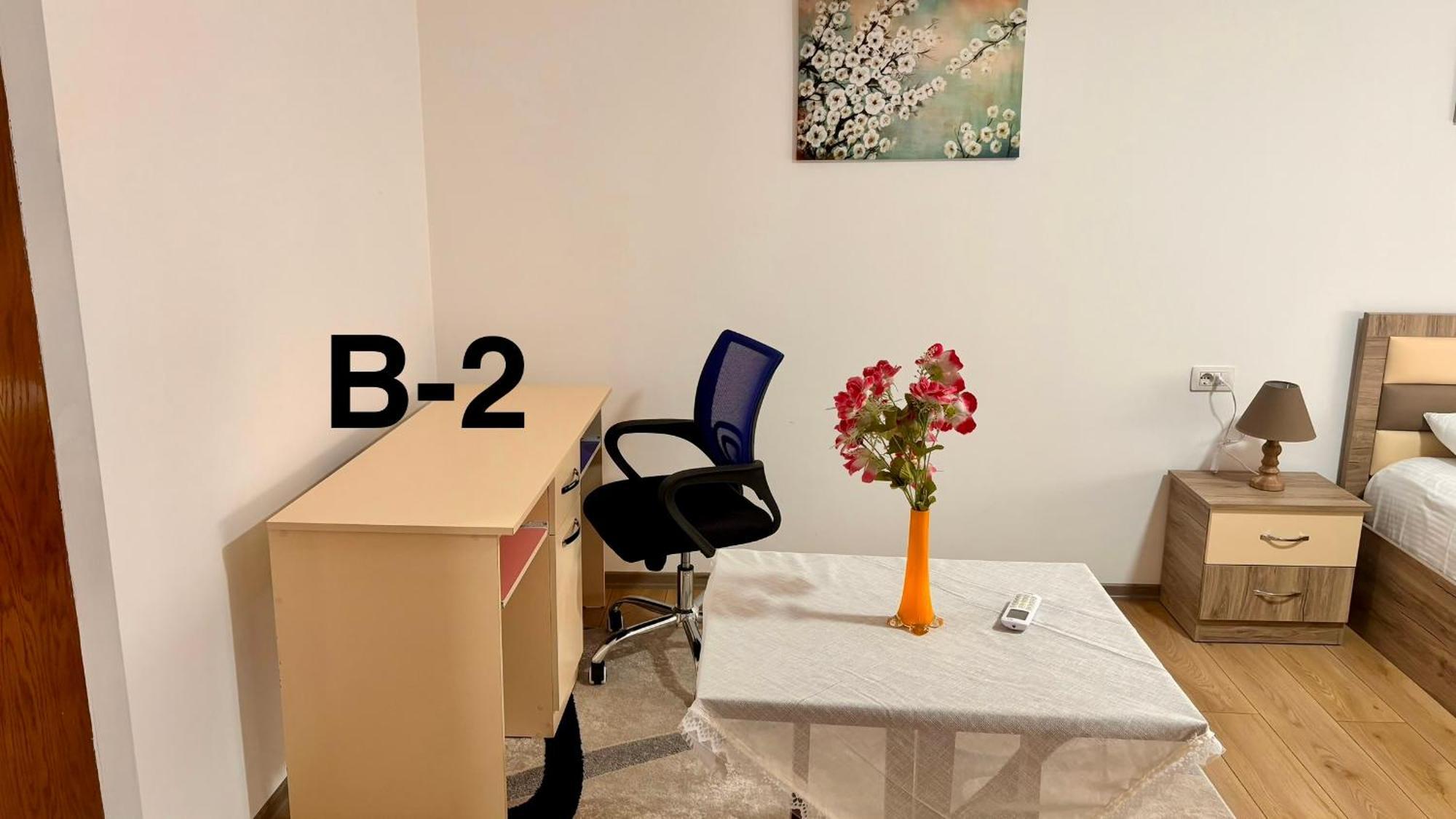 Driteza Hotel Korce Buitenkant foto
